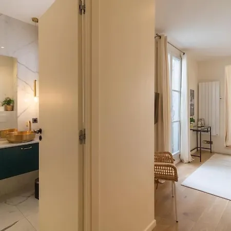 8pers#rivoli#samaritaine#pont Neuf * Париж