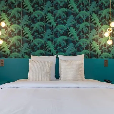 8pers#rivoli#samaritaine#pont Neuf Париж